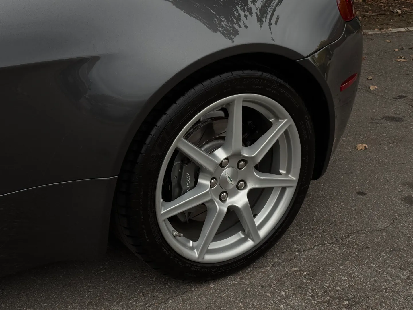 Aston Martin V8 Vantage Coupe 6 Speed Manual — photo 16