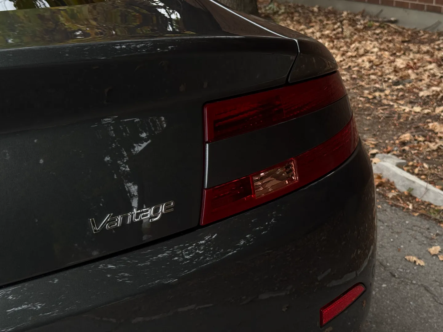 Aston Martin V8 Vantage Coupe 6 Speed Manual — photo 28