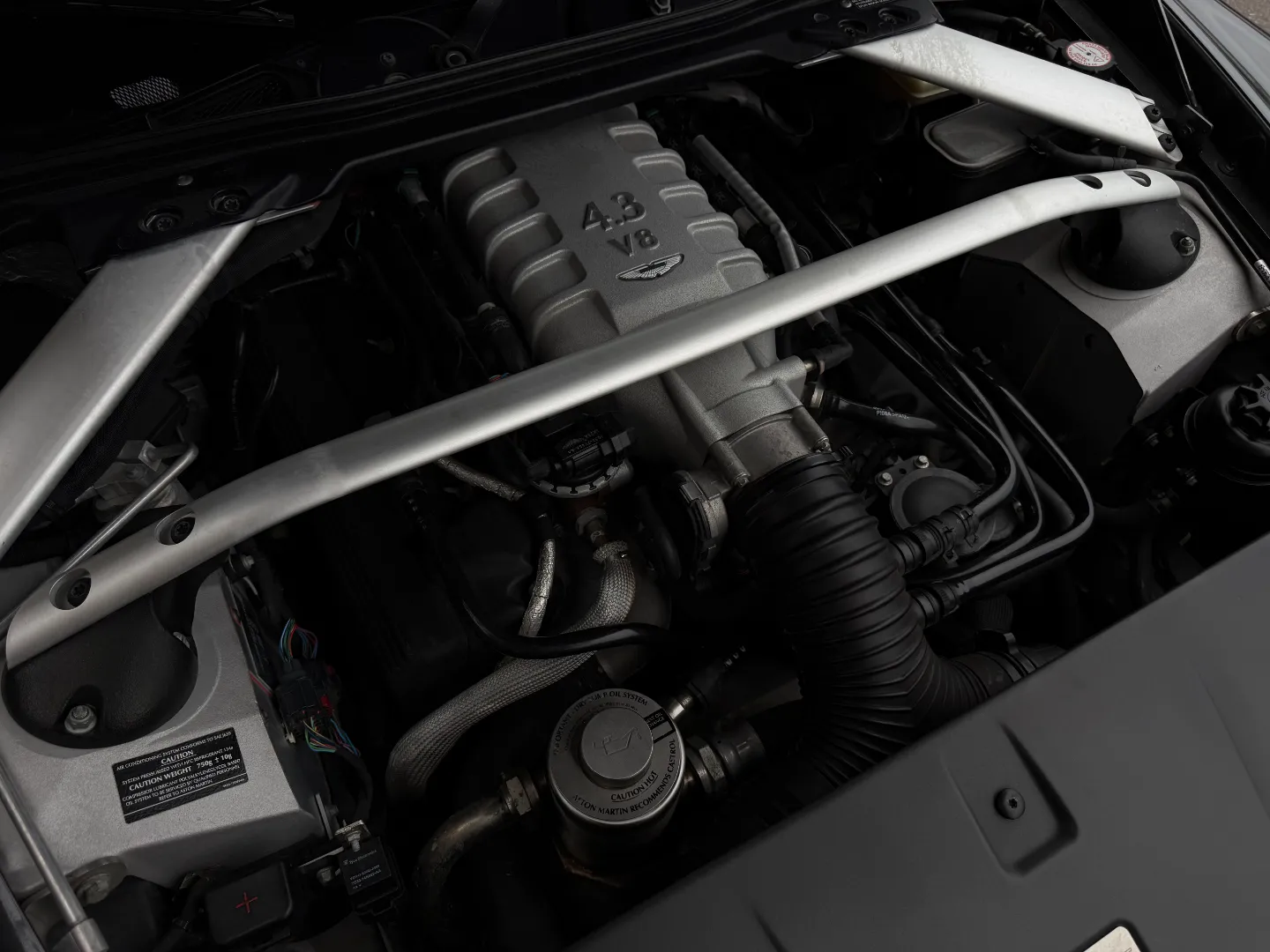 Aston Martin V8 Vantage Coupe 6 Speed Manual — photo 34