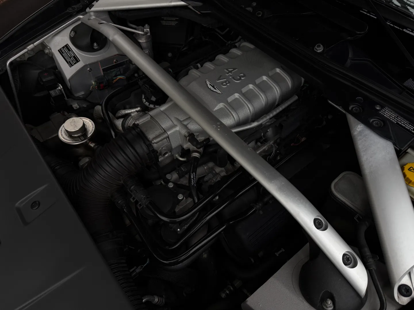 Aston Martin V8 Vantage Coupe 6 Speed Manual — photo 36