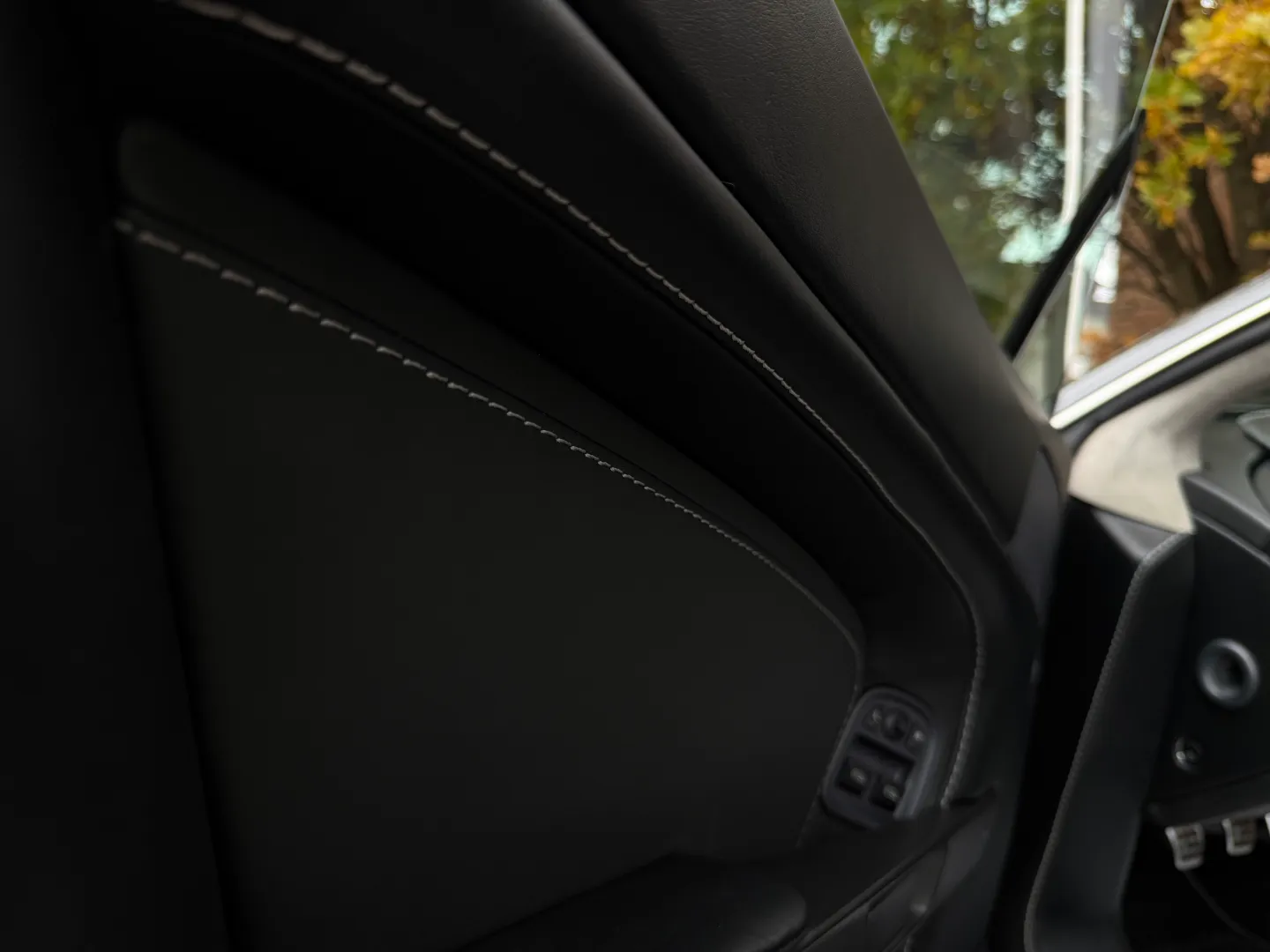 Aston Martin V8 Vantage Coupe 6 Speed Manual — photo 46