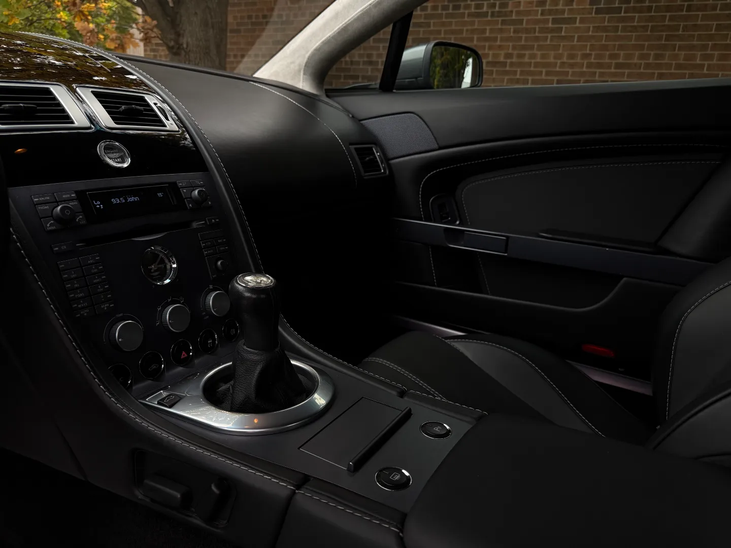 Aston Martin V8 Vantage Coupe 6 Speed Manual — photo 47