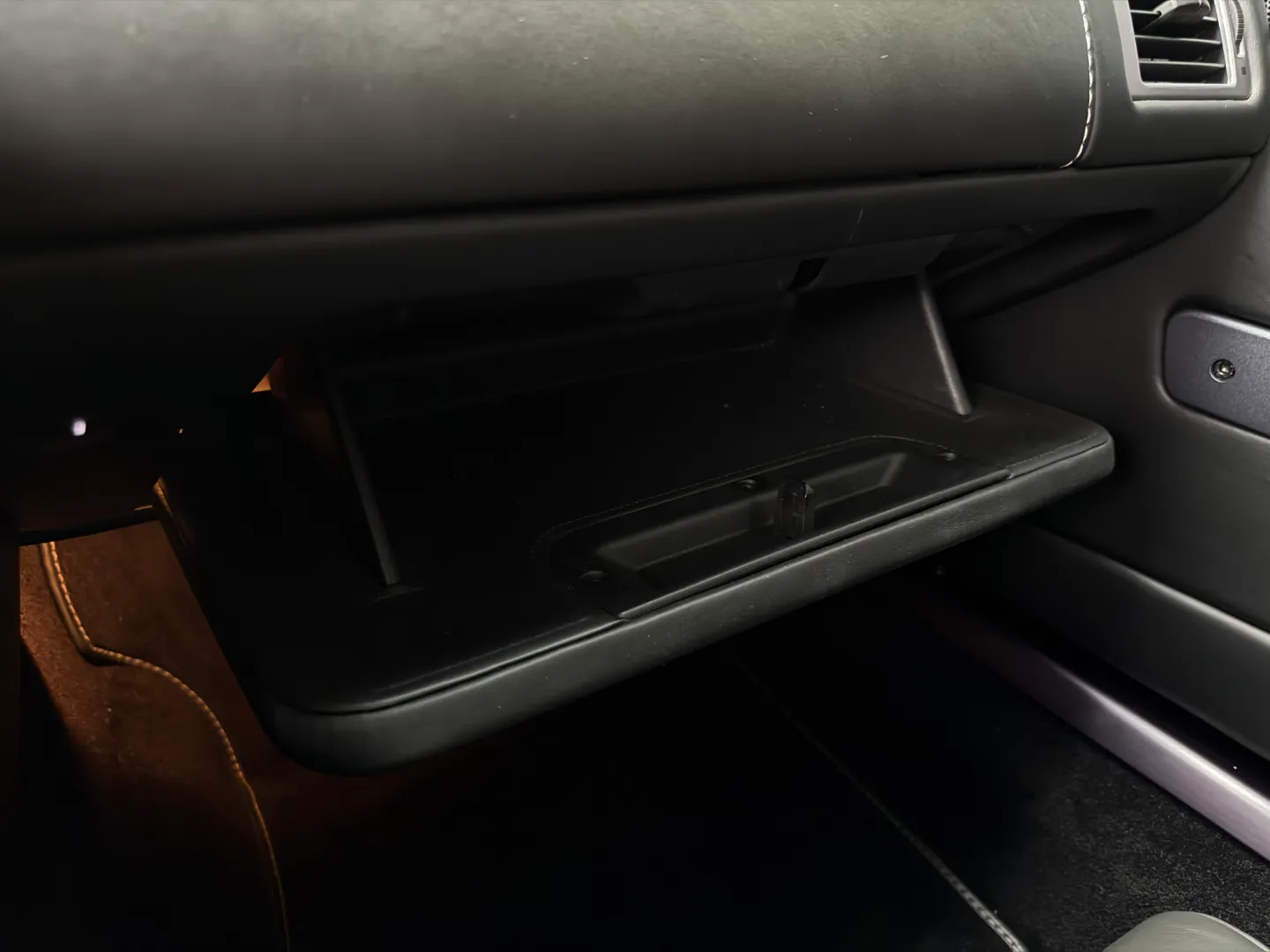 Aston Martin V8 Vantage Coupe 6 Speed Manual — photo 58
