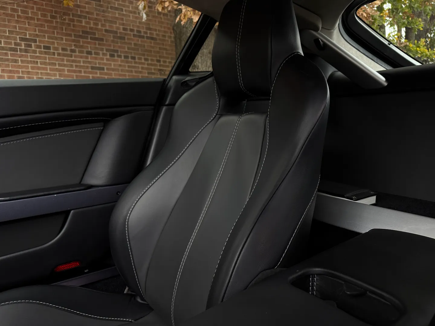 Aston Martin V8 Vantage Coupe 6 Speed Manual — photo 61