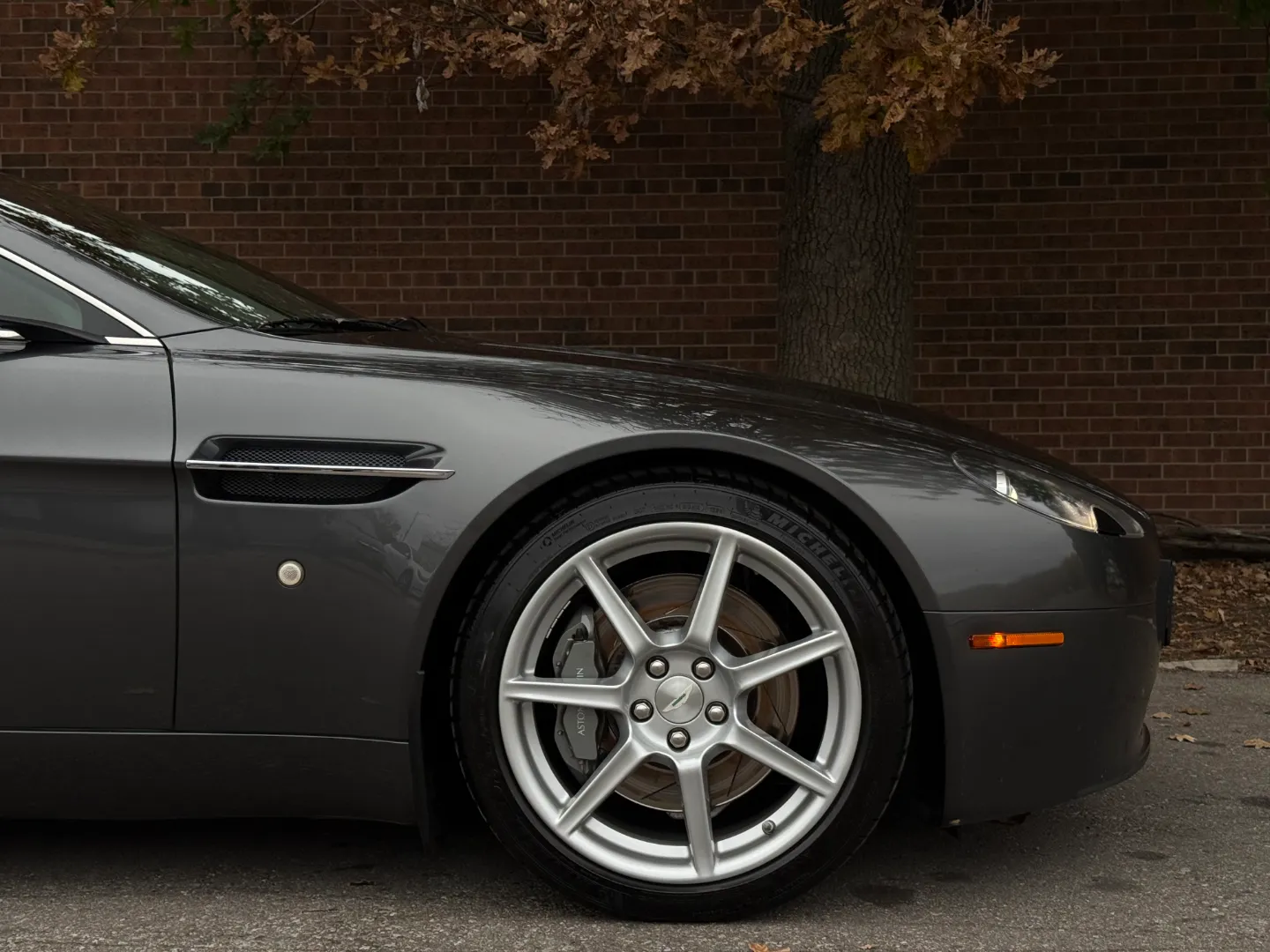 Aston Martin V8 Vantage Coupe 6 Speed Manual — photo 76